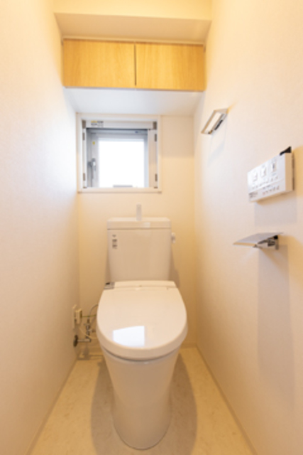 トイレ　※写真は同タイプ住戸です。