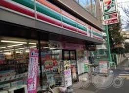 コンビニ　セブンイレブン 世田谷上北沢店（コンビニ）まで526m
