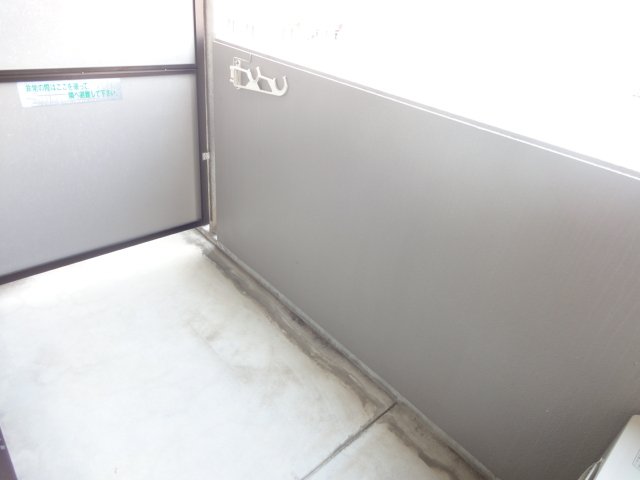 バルコニー　同物件別号室の写真です。