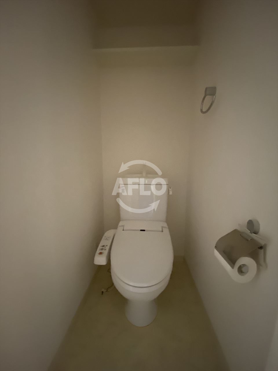 トイレ　ユーレジデンス淀屋橋　温水洗浄便座