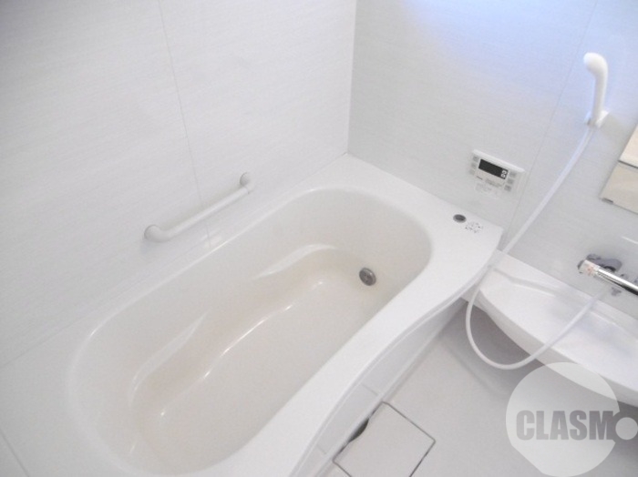 バス・シャワールーム　浴室乾燥機＆追焚機能付き広々バスルーム♪