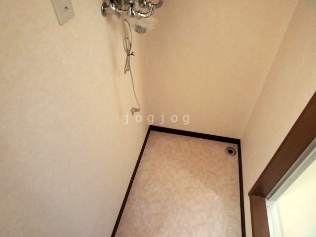 その他設備　脱衣所部分には洗濯機を設置可能です。