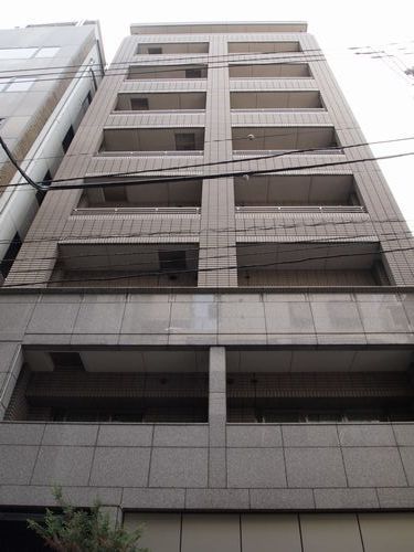 建物外観　【外観】９階建ての鉄筋コンクリート造マンションです☆