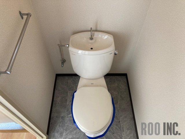 トイレ　写真は反転のお部屋です