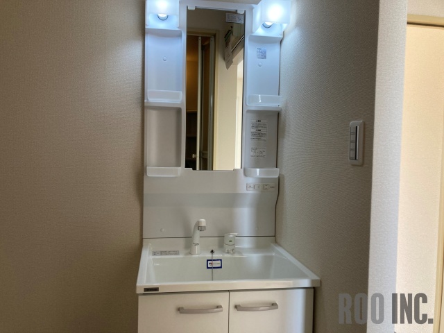 洗面設備　写真は反転のお部屋です