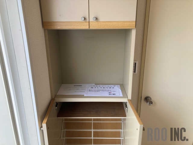 収納　写真は反転のお部屋です