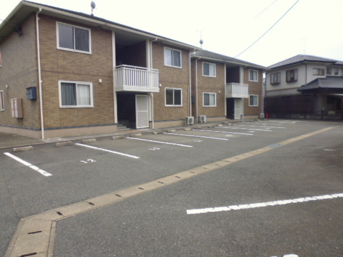 駐車場　駐車場完備です