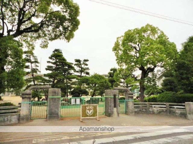 小学校　神拝小学校（小学校）まで578m