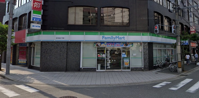 コンビニ　ファミリーマート 西中島四丁目店（コンビニ）まで77m
