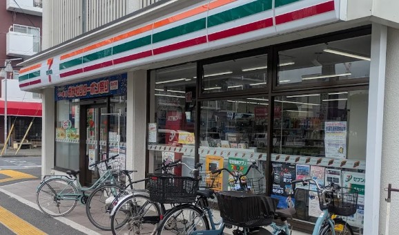 コンビニ　セブンイレブン 川越南大塚駅南口店（コンビニ）まで386m