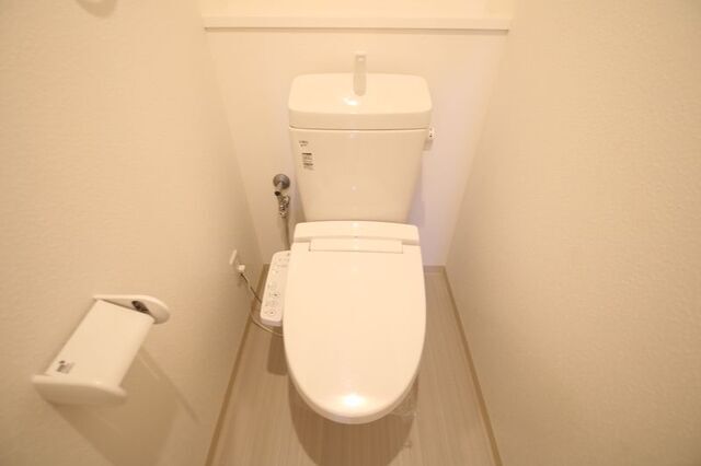 トイレ　※別号室の参考写真です※