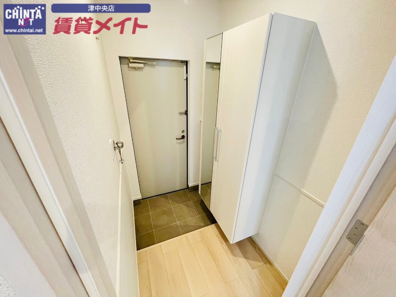 玄関　同型反転画像参考