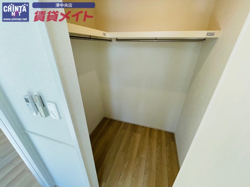 収納　同型反転画像参考