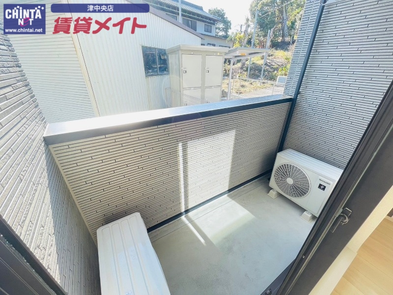 バルコニー　同型反転画像参考