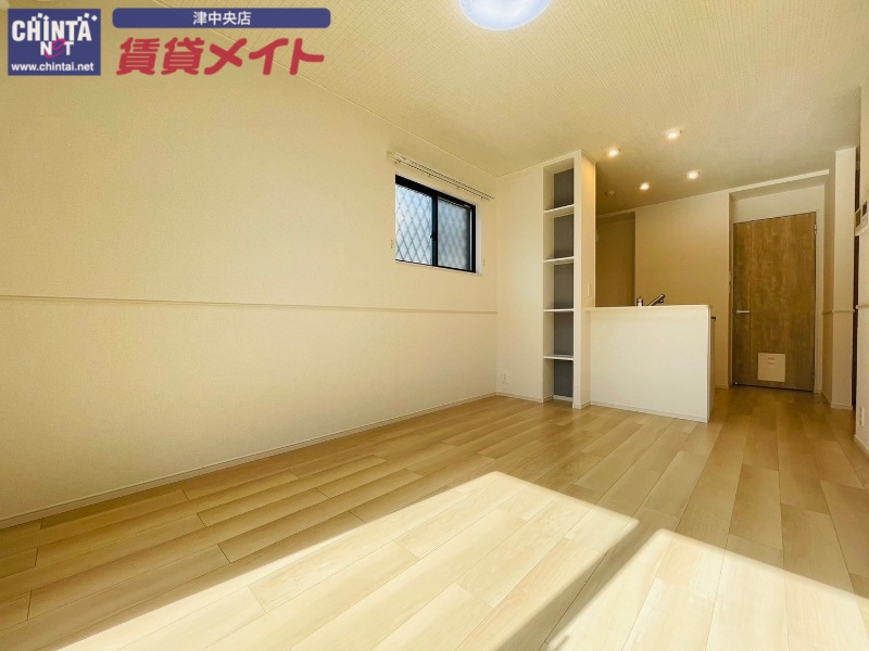 居室・リビング　同型反転画像参考