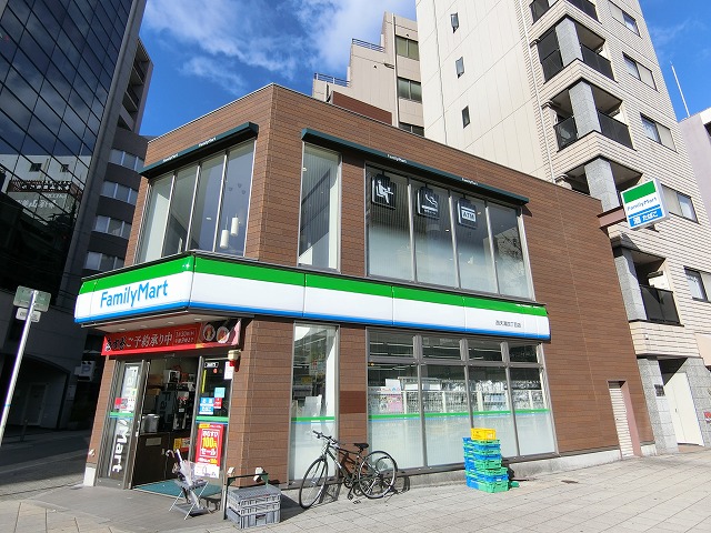 コンビニ　ファミリーマート 西天満四丁目店（コンビニ）まで358m
