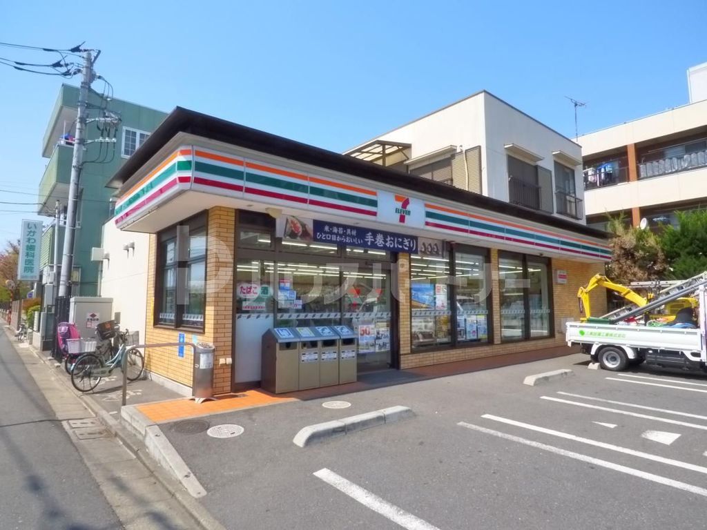コンビニ　セブンイレブン足立西新井4丁目店（コンビニ）まで500m