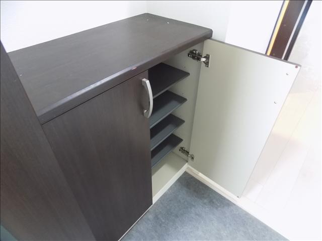 玄関　下駄箱あります