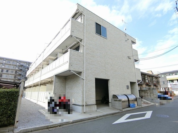 建物外観　SECOMセキュリティ完備のマンションです。