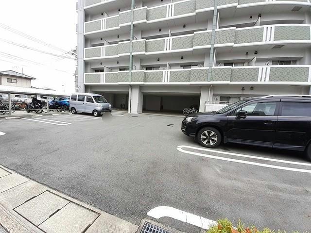駐車場　駐車場