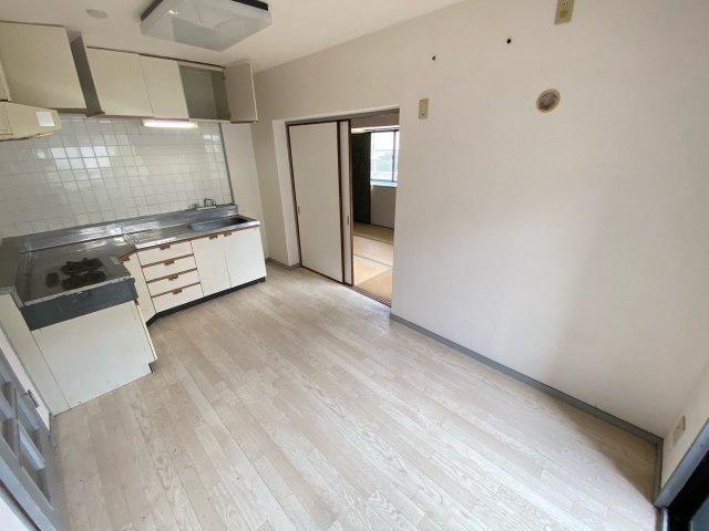 居室・リビング　約7.5帖のダイニングキッチン♪