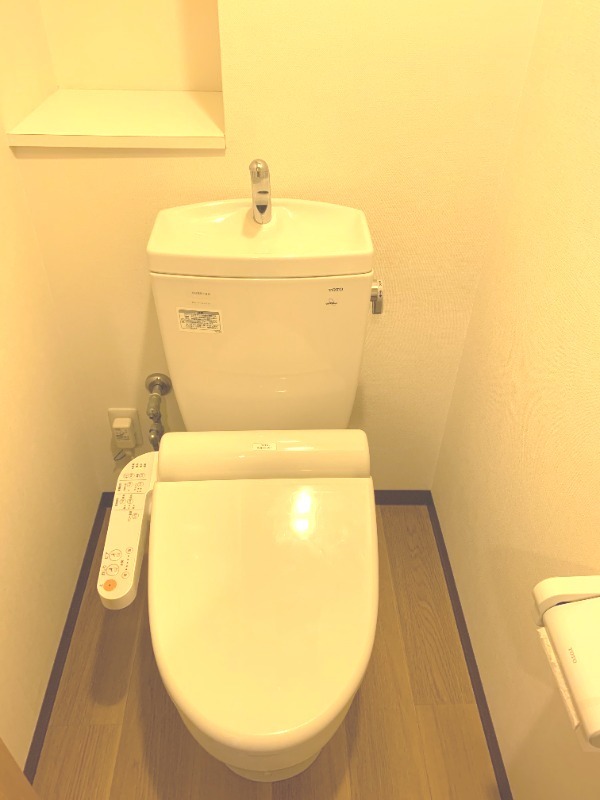 トイレ　温水洗浄便座ついております◎