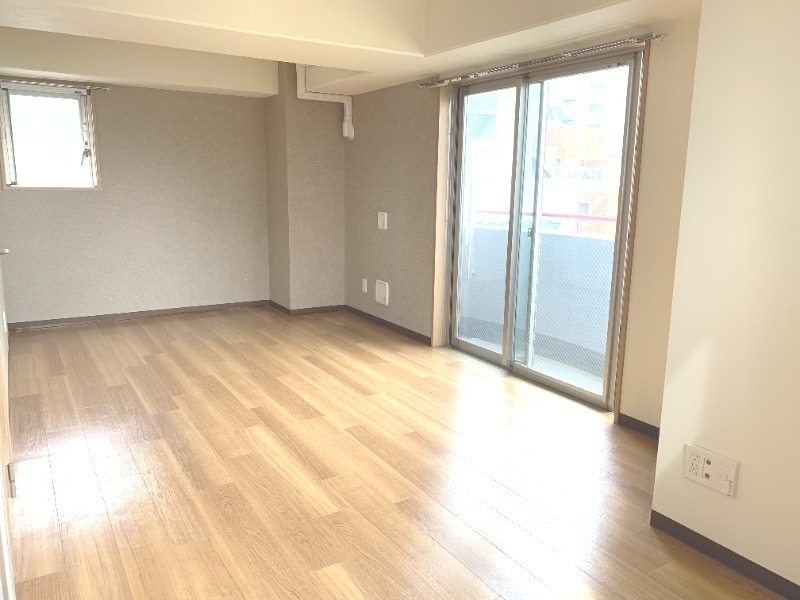 居室・リビング　２面採光の明るいお部屋です◎