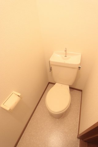 トイレ　写真はイメージです。色仕様は現況優先になります。