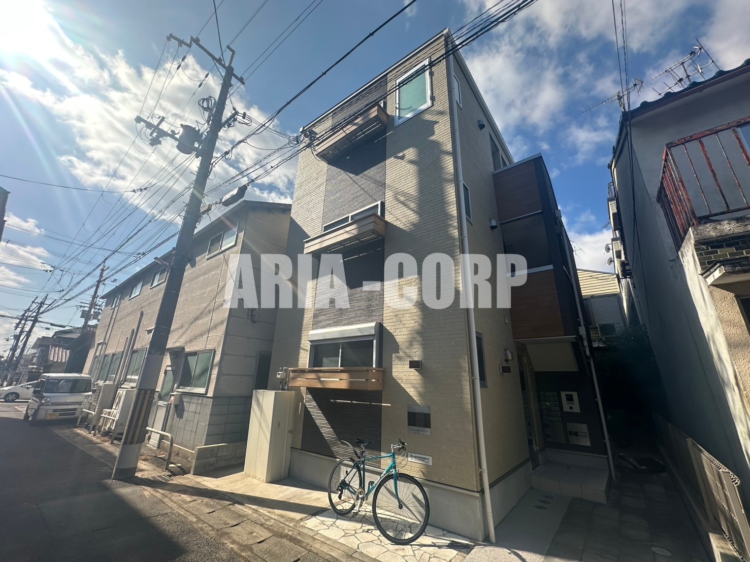 建物外観　2021年完成、大手ハウスメーカー施工のデザイナーズアパート