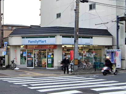 コンビニ　ファミリーマート 京都今出川針屋町店（コンビニ）まで246m