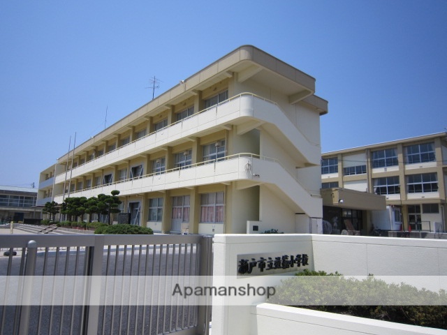 小学校　效範小学校（小学校）まで201m