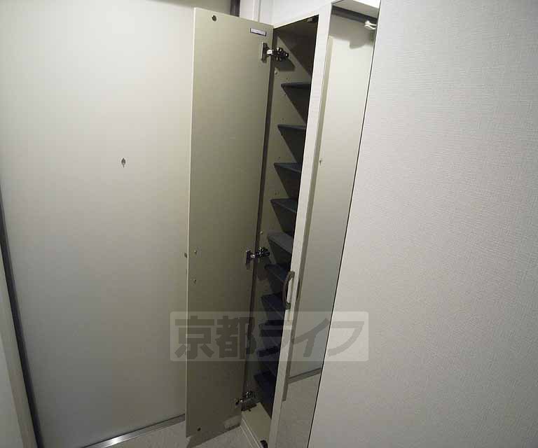 収納　たっぷり収納できるシューズボックスです。