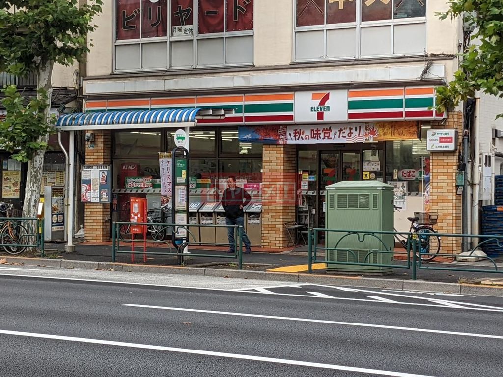 コンビニ　セブンイレブン中野中央3丁目店（コンビニ）まで150m