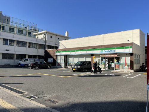コンビニ　ファミリーマート 新森二丁目店（コンビニ）まで356m