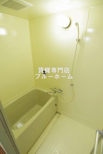 バス・シャワールーム　追い炊き付きバス！