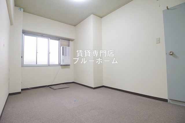 その他部屋・スペース　玄関横の洋室！