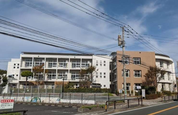 小学校　山田小学校（小学校）まで638m