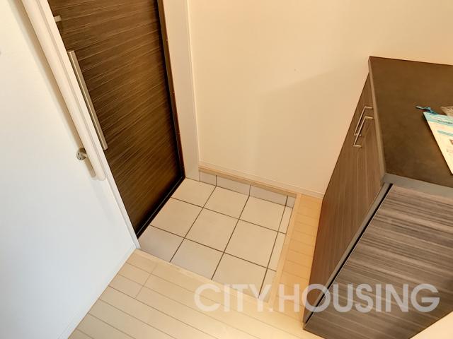 玄関　※同タイプ部屋の写真です。