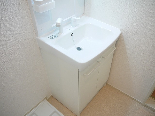 洗面設備　コンパクトで使いやすい洗面所