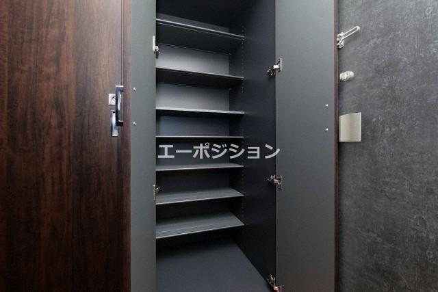 玄関　プレジオ難波