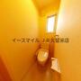 トイレ　落ち着いた色調のトイレです
