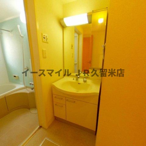 洗面設備　朝の身支度には欠かせない独立洗面化粧台
