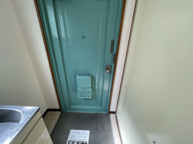 玄関　(参考)同マンション他部屋の写真