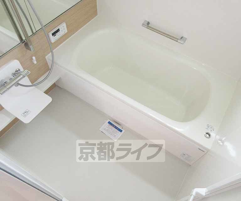 バス・シャワールーム　足がゆっくりとのばせますね！