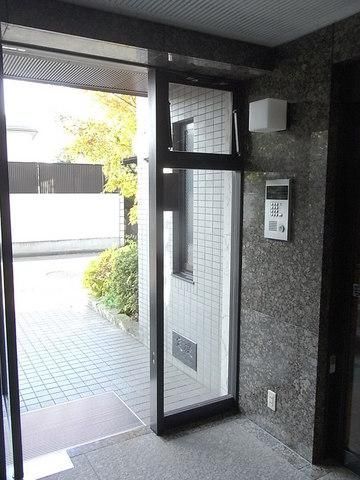 エントランス　オートロック付きのエントランス