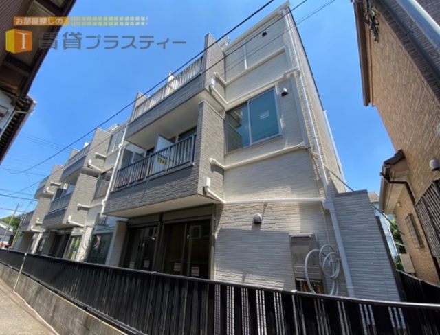 建物外観　シックな外観に惹きよせられます。