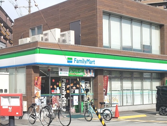 コンビニ　ファミリーマート 新喜多東店（コンビニ）まで589m