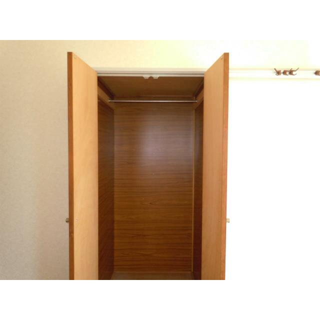 収納　クローゼット、他に天袋つきの押入れがあります