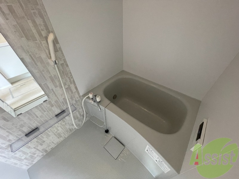 バス・シャワールーム　浴室は綺麗で追い焚きも付いて気持ちよくお過ごしいただけます。
