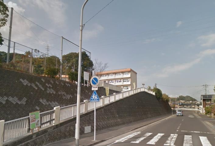 小学校　向陽小学校（小学校）まで6198m
